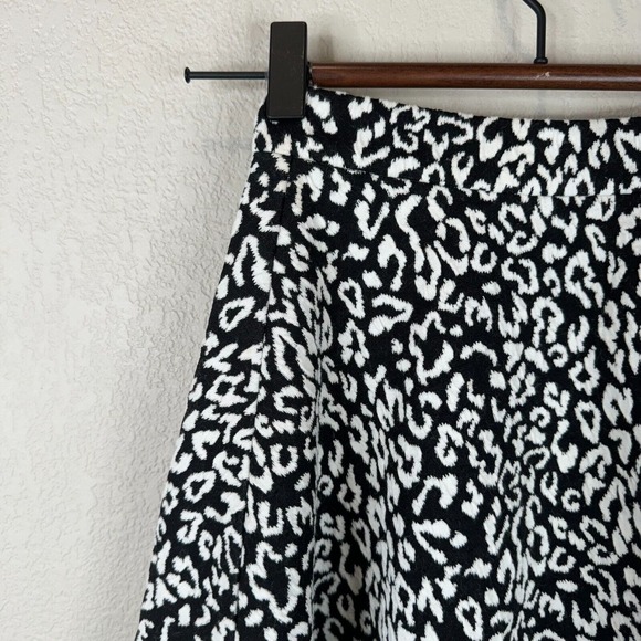 Nicholas Women's Leopard Print A-Line Mini Skirt Black/White Size 0 - Picture 2 of 13